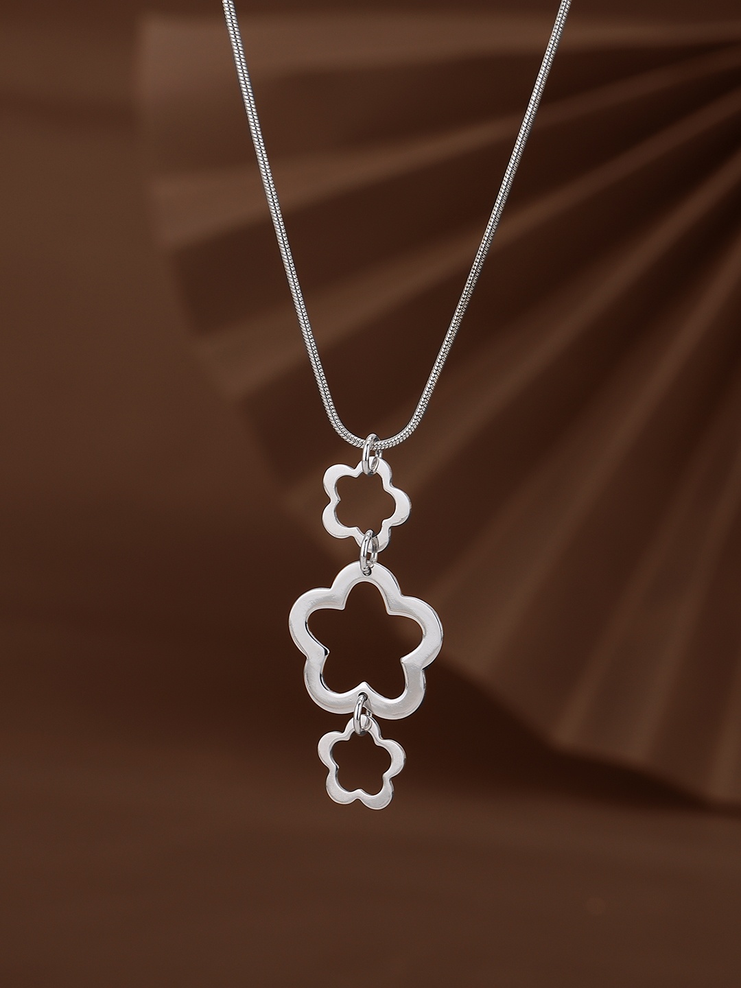

Carlton London Women Rhodium Plated Floral Shaped Pendant with Chain, Silver