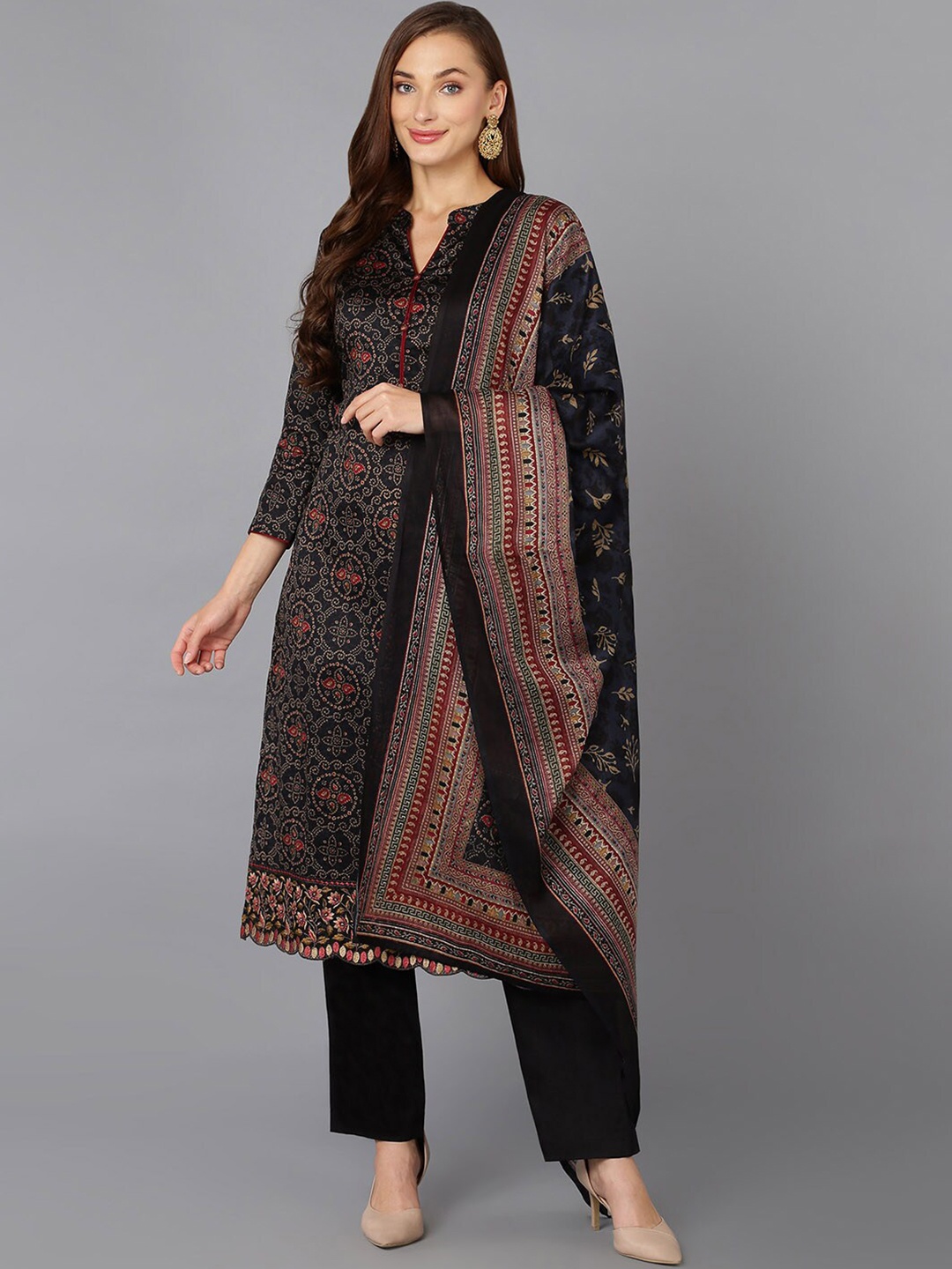 

AHIKA Black Bandhani Printed Mandarin Collar Kurta with Trousers & Dupatta