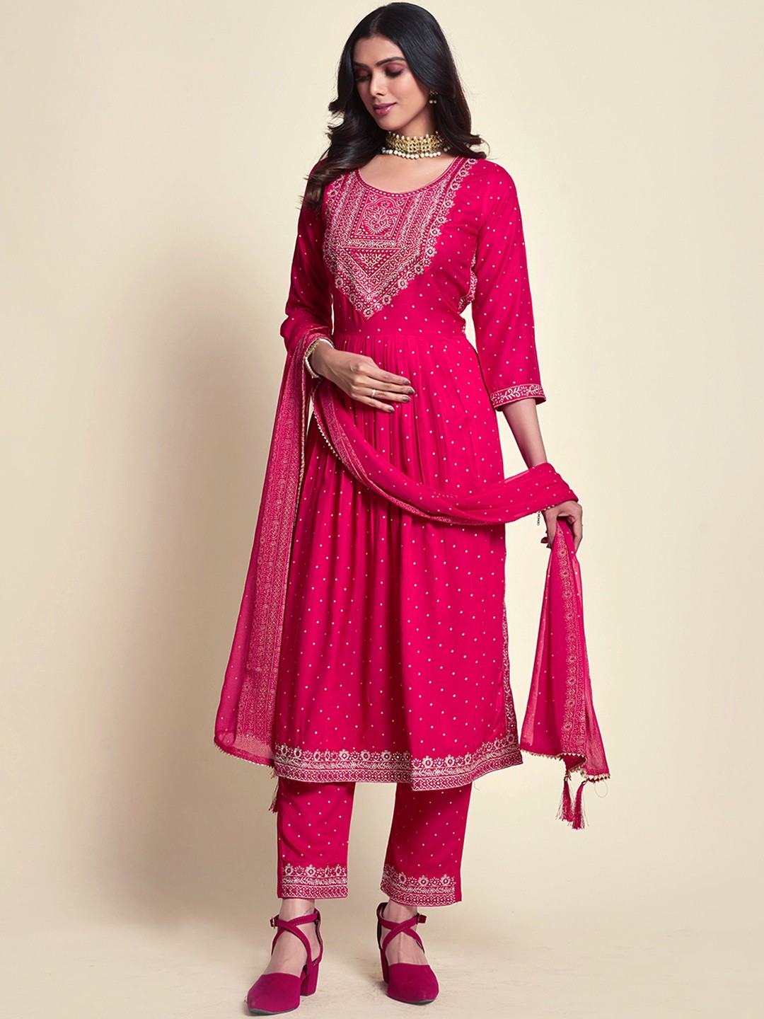 

Ishin Pink & White Floral Printed Thread Work Pleated Kurta With Trousers & Dupatta