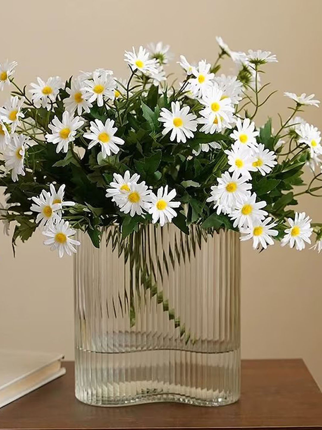 

Art Street White Artificial Daisy Polyester Flowers Bunch