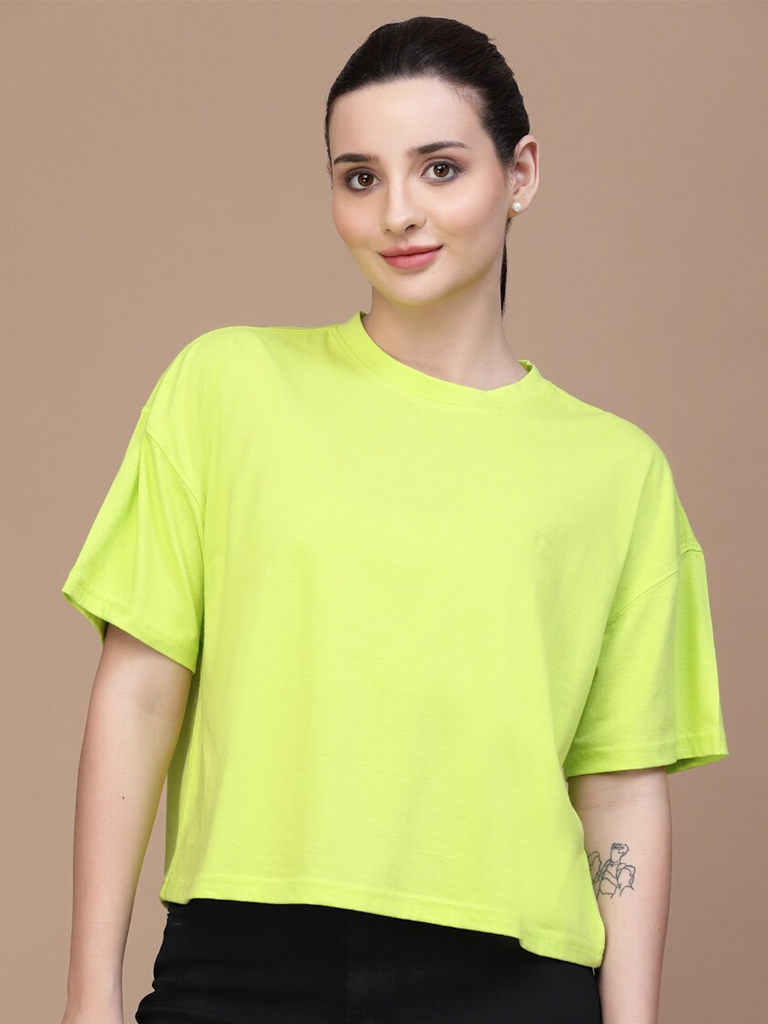 

Strong And Brave Odour-Free Drop Shoulder Sleeves Raw Cotton Loose Fit T-shirt, Fluorescent green