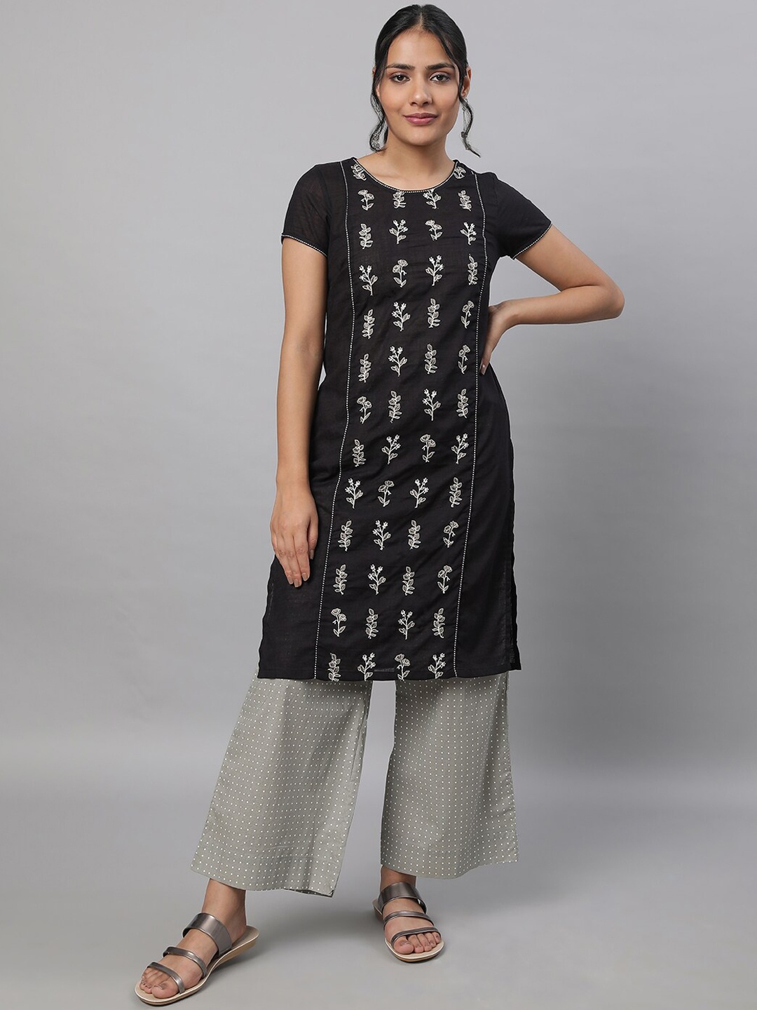 

AURELIA Floral Embroidered Thread Work Kurta with Palazzos, Black