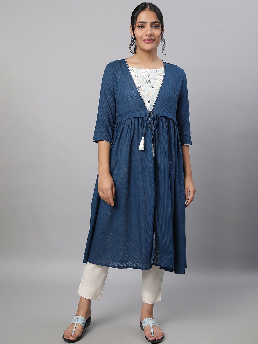 

AURELIA Floral Printed Pure Cotton Kurta with Trousers & Shrug, White