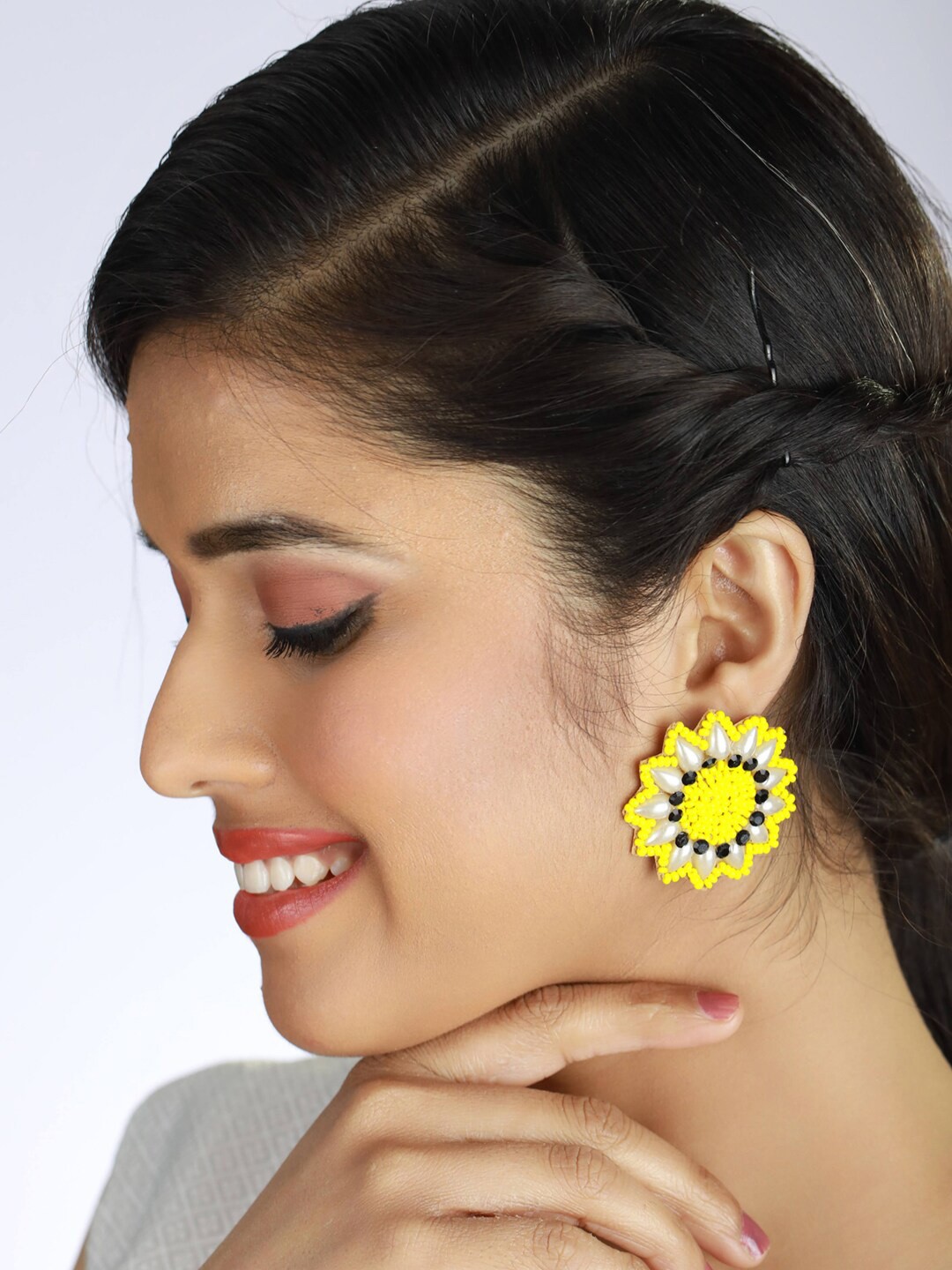 

Sangria Gold-Plated Stone-Studded Stud Earrings, Yellow