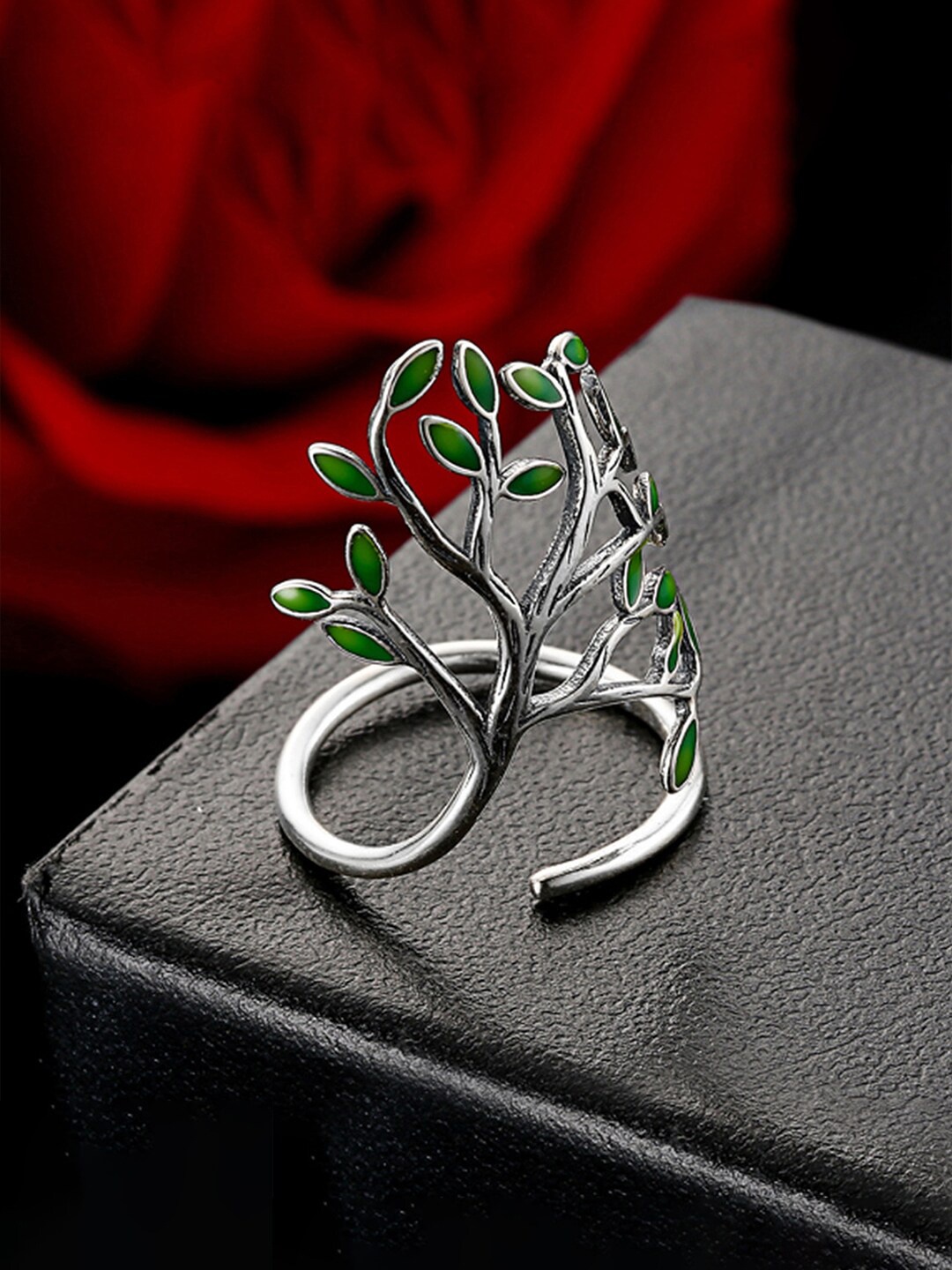 

Yellow Chimes Silver-Plated Leaf Designed Adjustable Ring