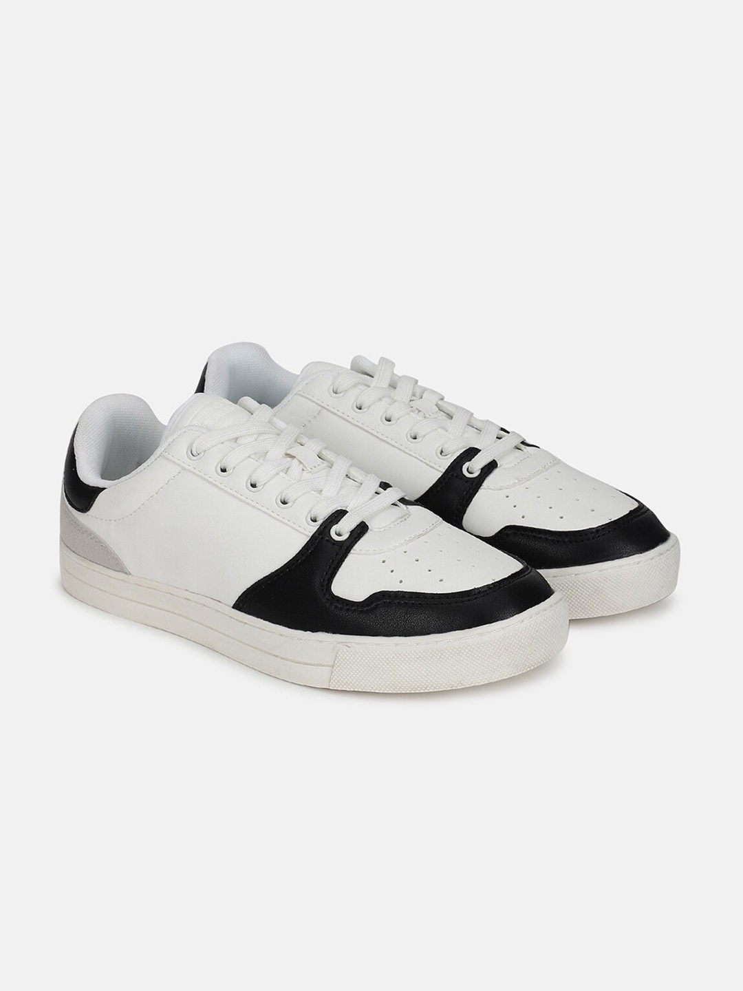 United Colors of Benetton Men Colourblocked Lightweight Sneakers, White