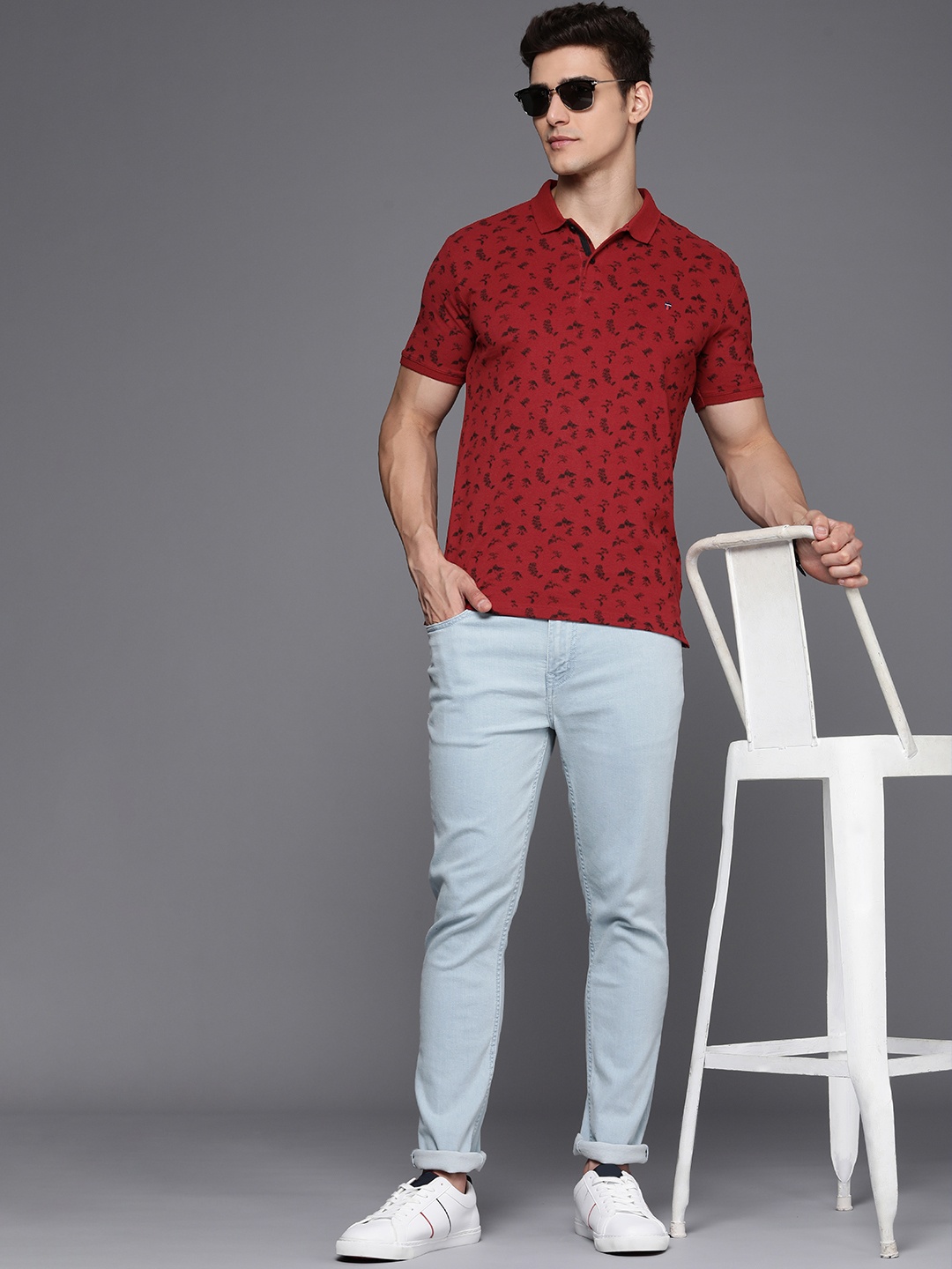 

Louis Philippe Jeans Men Floral Printed Polo Collar Pure Cotton Slim Fit T-shirt, Maroon