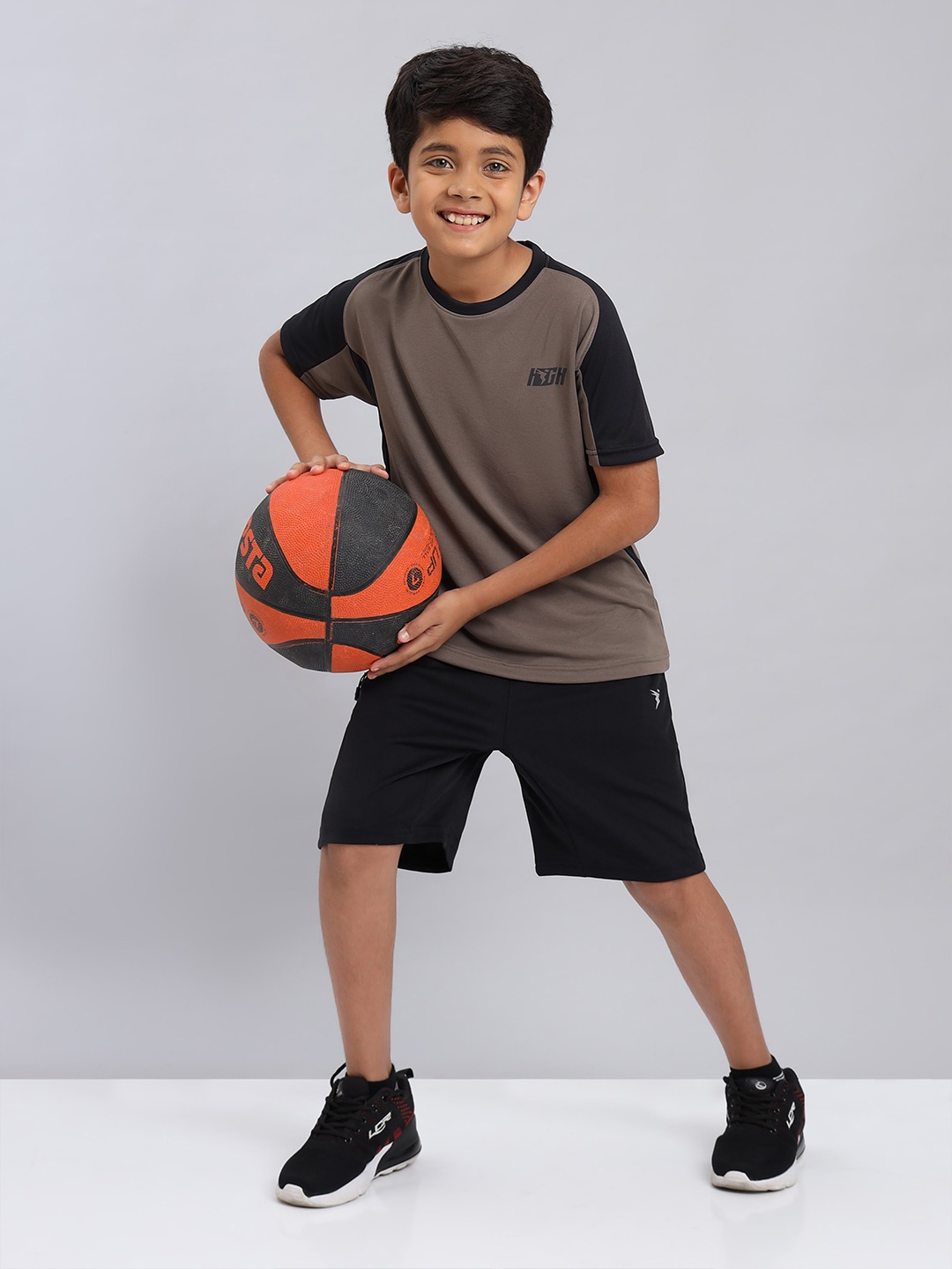 

Technosport Boys Raglan Sleeves Antimicrobial Sports T-shirt, Grey