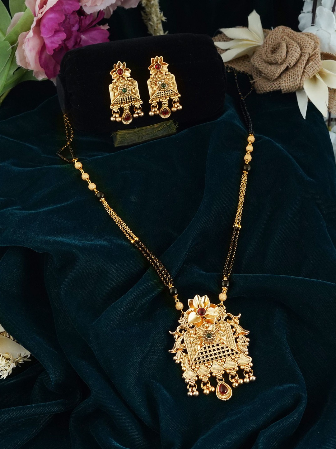 

MANSIYAORANGE Gold-Plated Stone Studded Mangalsutra With Earrings