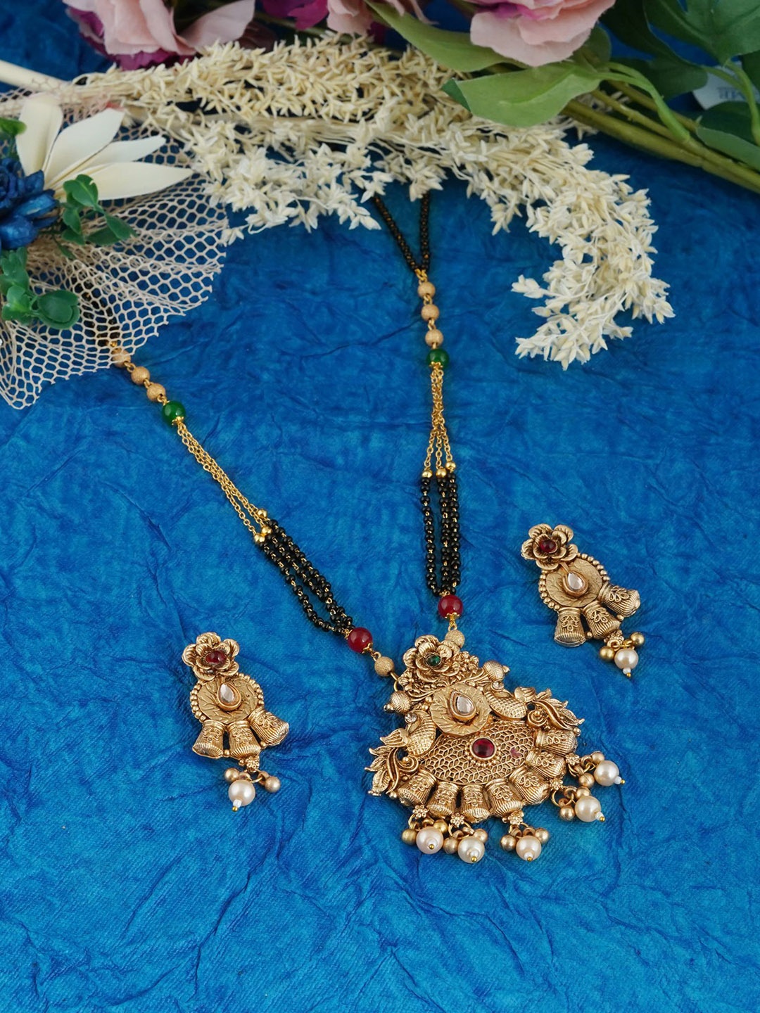 

MANSIYAORANGE Gold-Plated Stones-Studded & Beaded Mangalsutra With Earrings