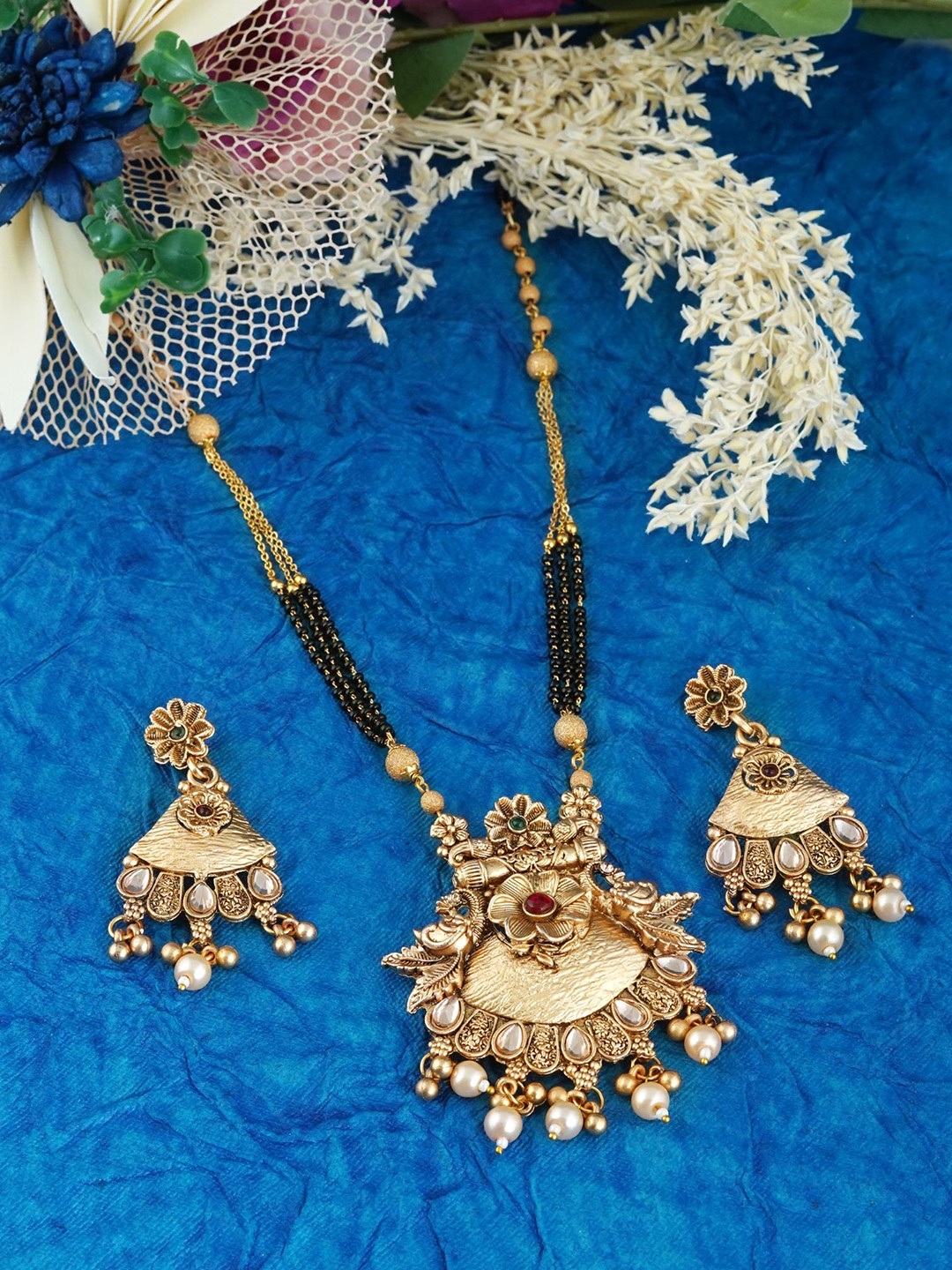 

MANSIYAORANGE Gold-Plated Stone-Studded & Beaded Mangalsutra With Earrings