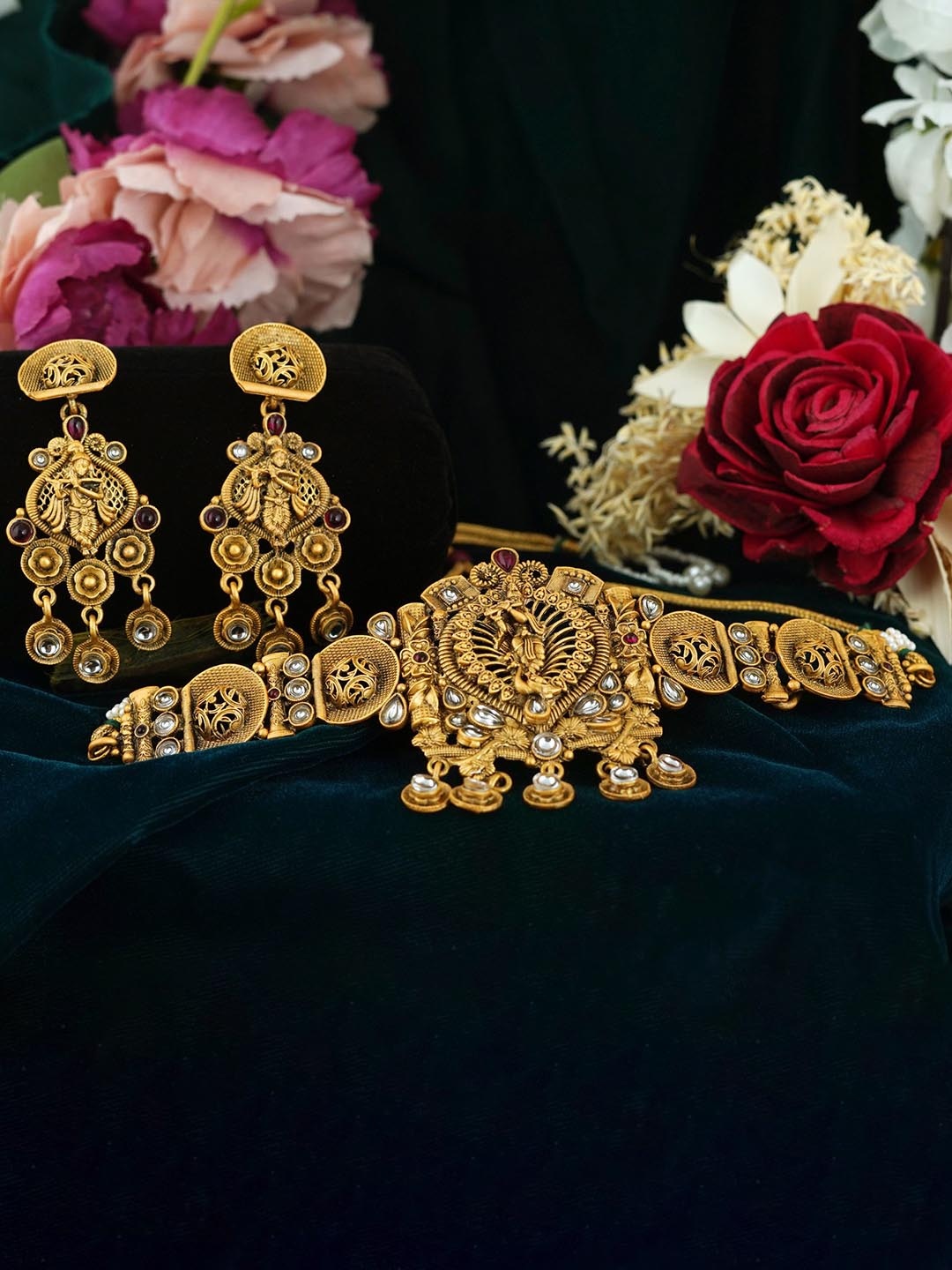 

MANSIYAORANGE Gold-Plated Kundan Krishna Jewellery Set