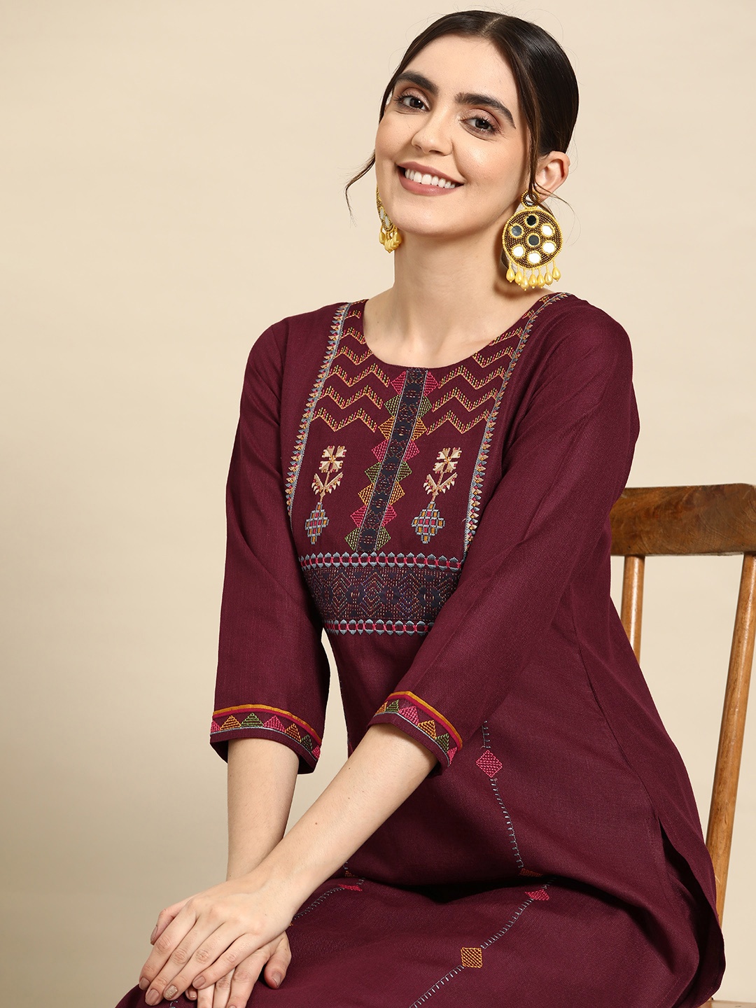 

Sangria Women Embroidered Regular Thread Work Kurta with Trousers, Burgundy