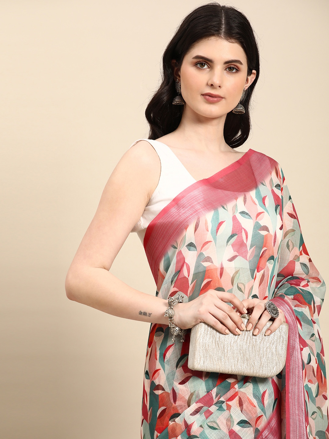 

Mitera Abstract Printed Pure Linen Saree, Peach