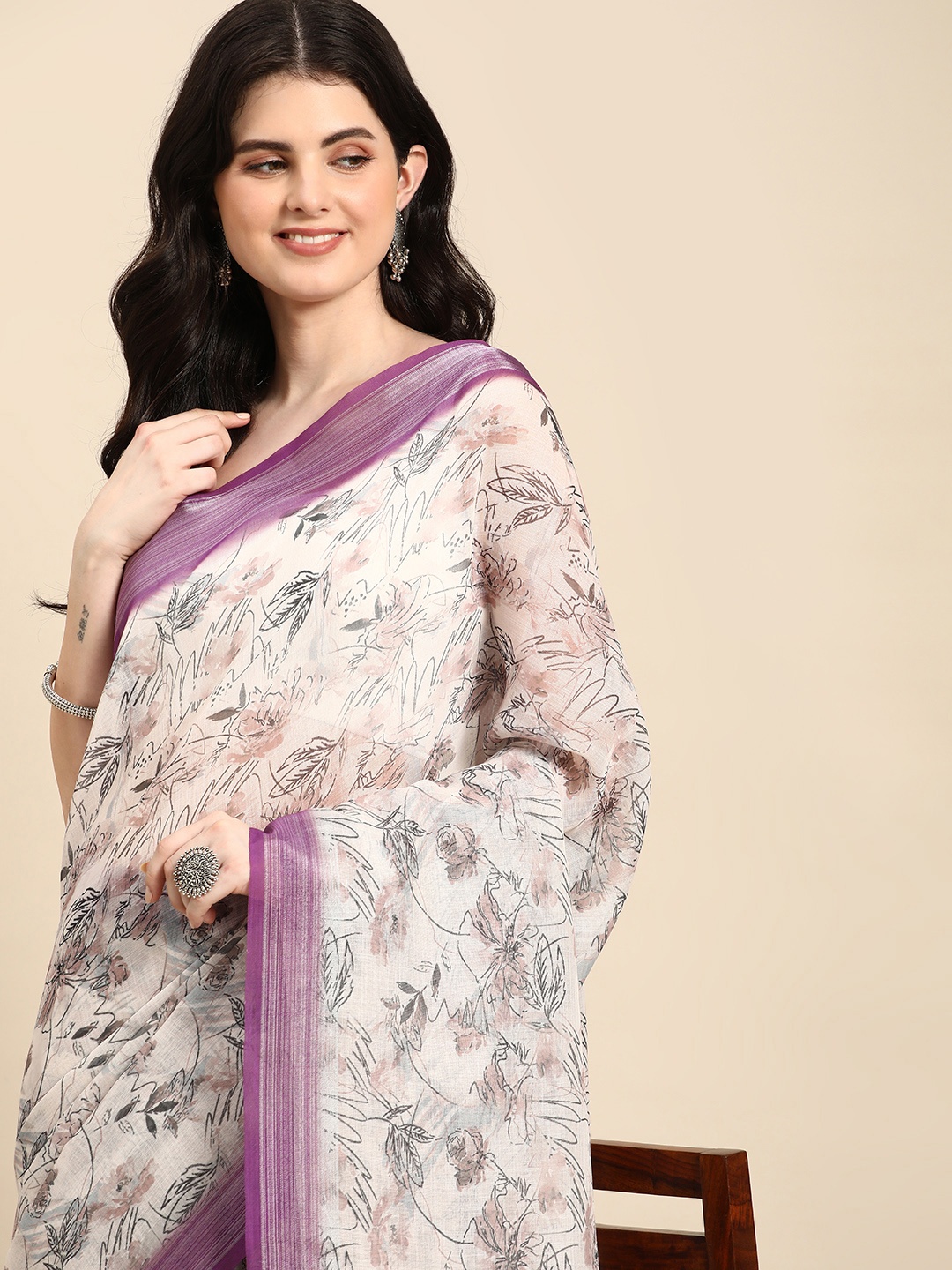 

Mitera Abstract Printed Pure Linen Saree, Purple