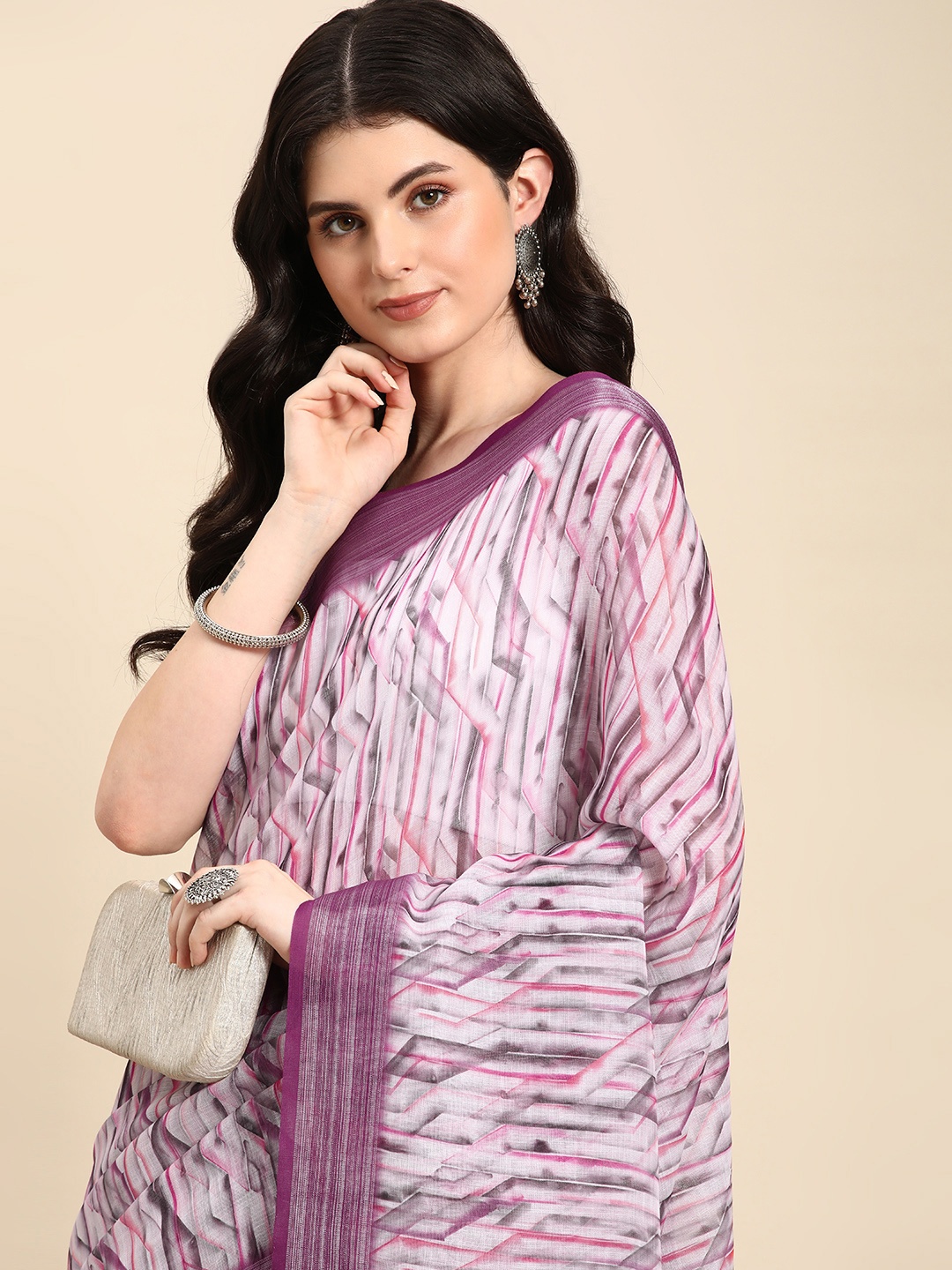 

Mitera Abstract Printed Pure Linen Saree, Purple
