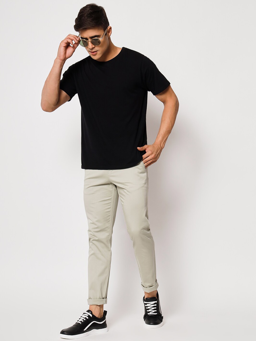

Harvard Men Cream Mid-Rise Plain Regular Trousers