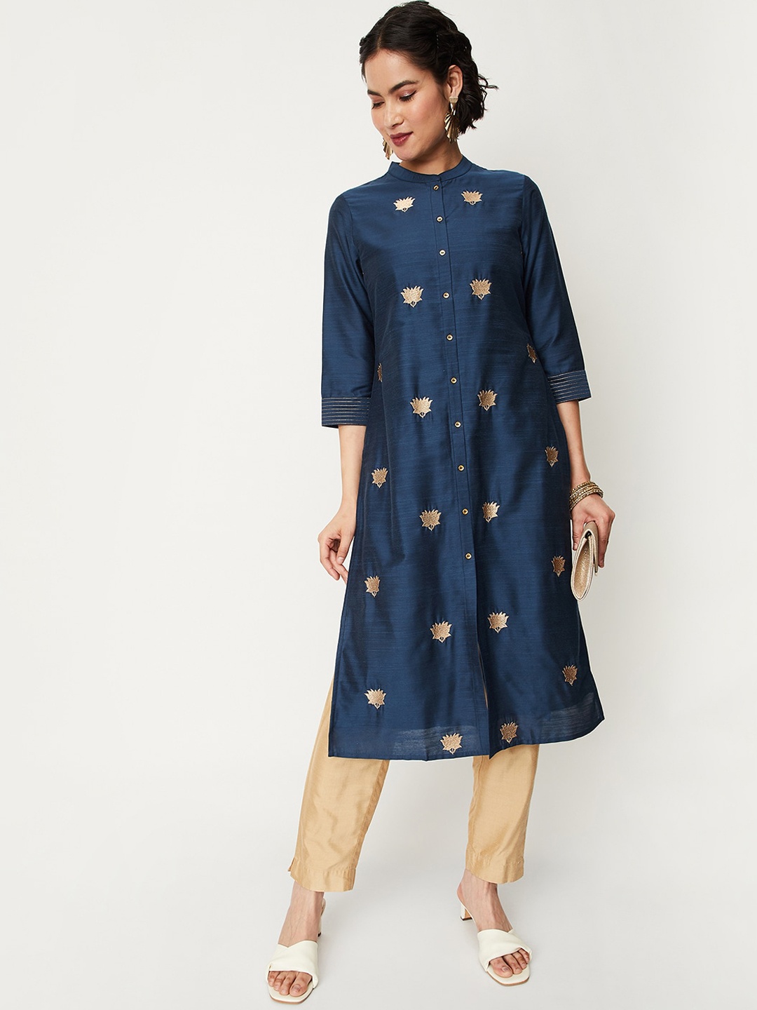 

max Floral Embroidered Thread Work Kurta, Blue