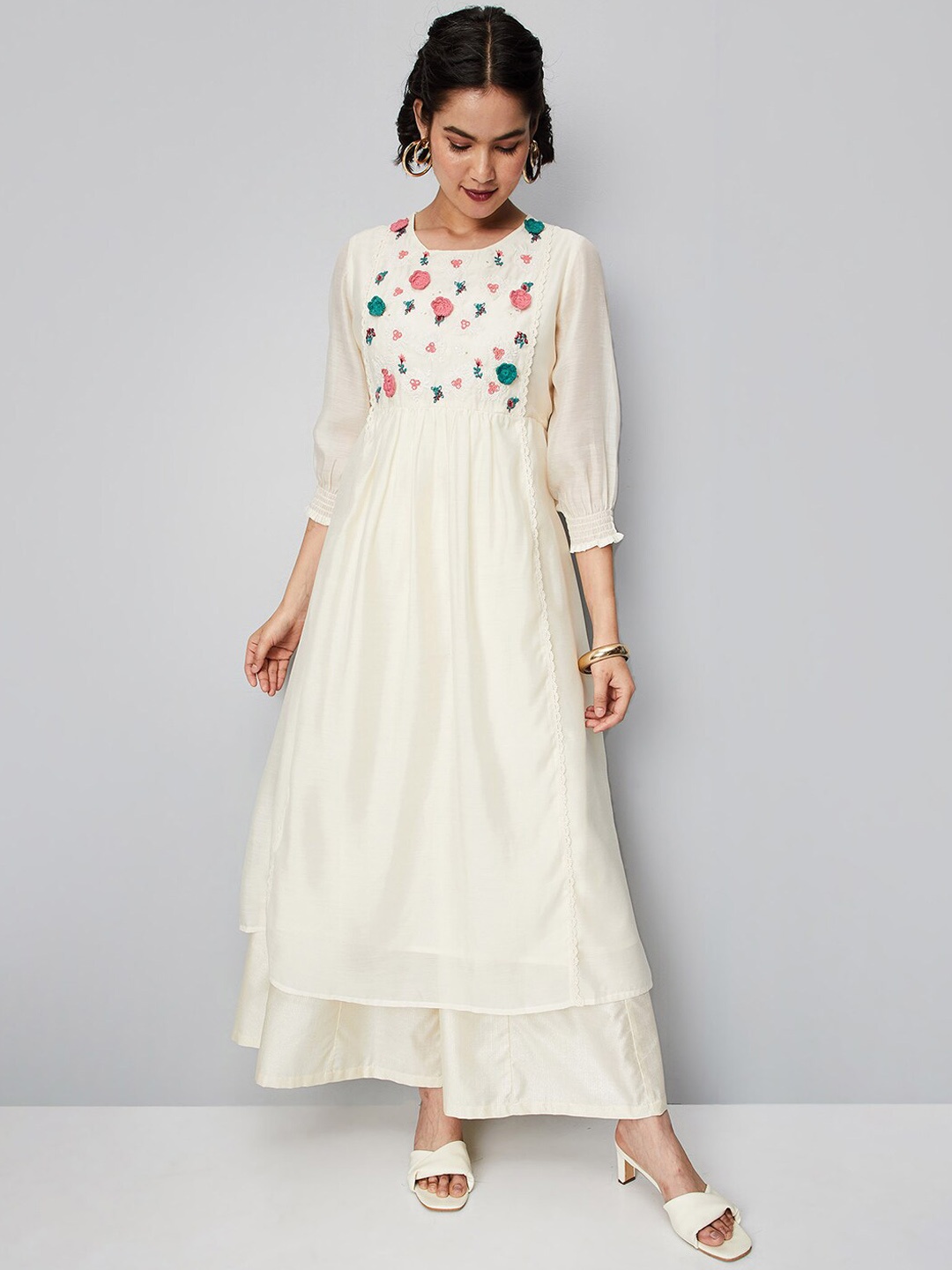 

max Floral Dyed Yoke Design Thread Work A-Line Kurta, Off white