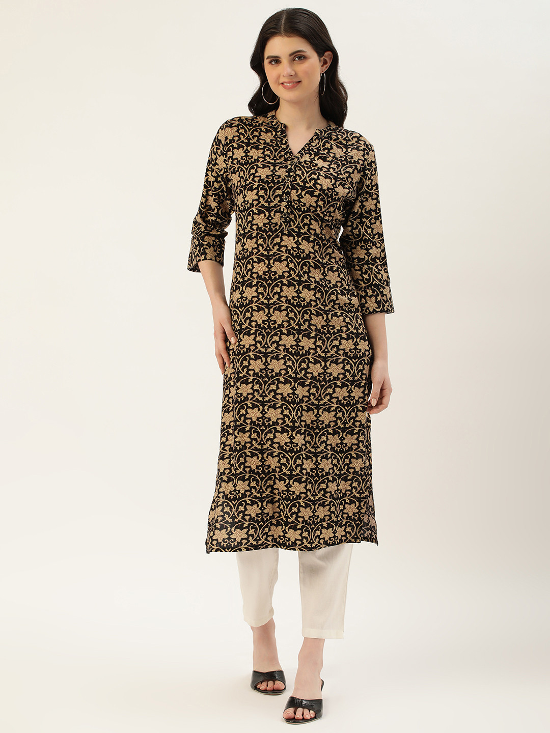 

AMUKTI Women Black & Brown Floral Printed Kurta