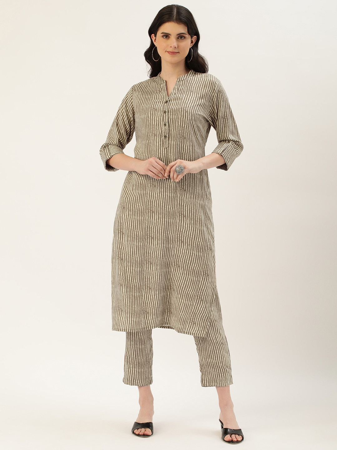 

AMUKTI Women Striped Kurta, Beige