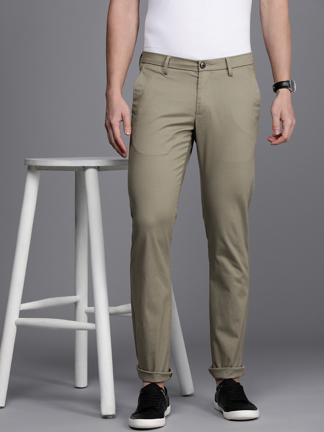 

Allen Solly Men Textured Slim Fit Trousers, Green