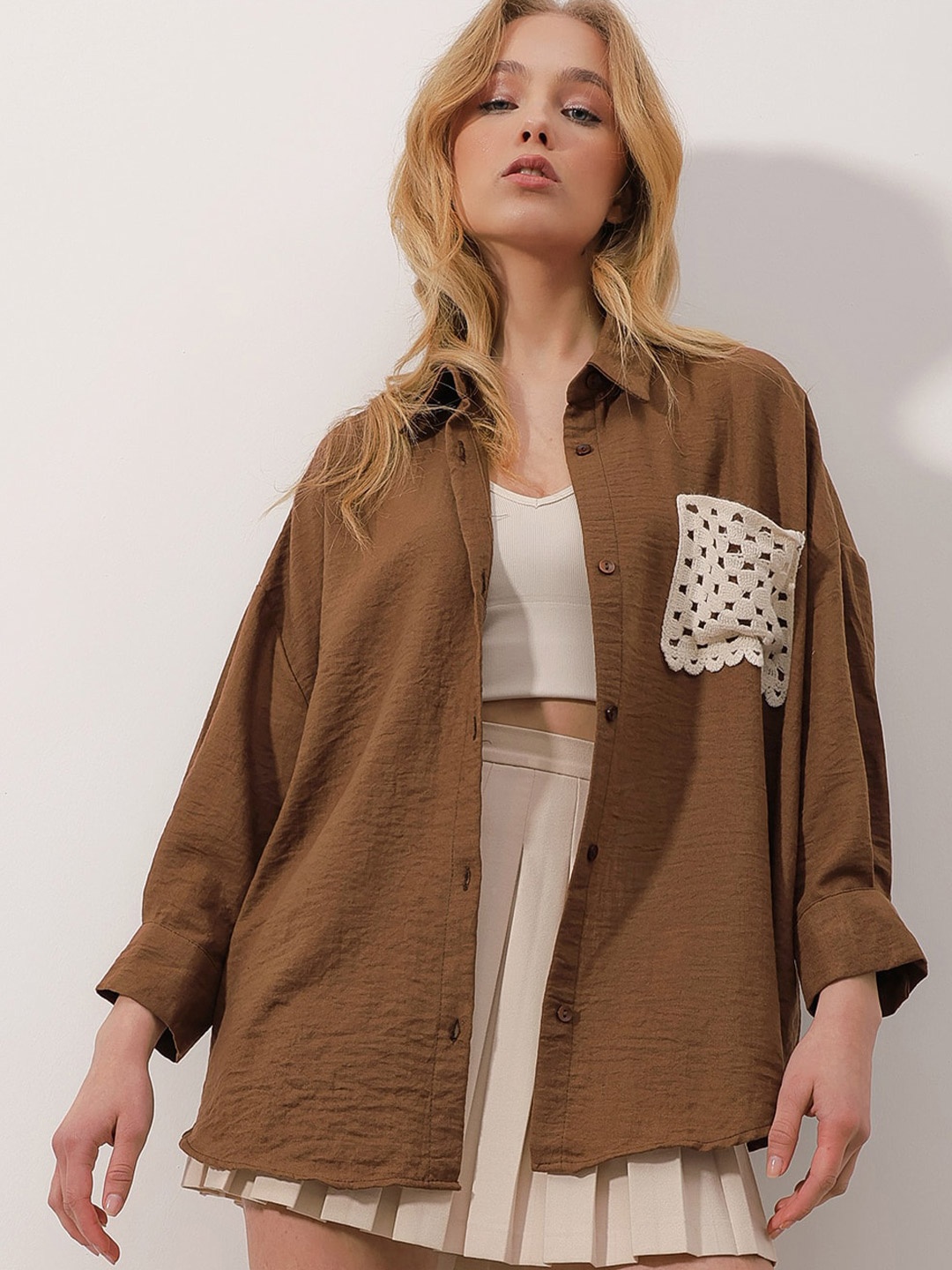 

Trend Alacati stili Spread Collar Casual Shirt, Brown
