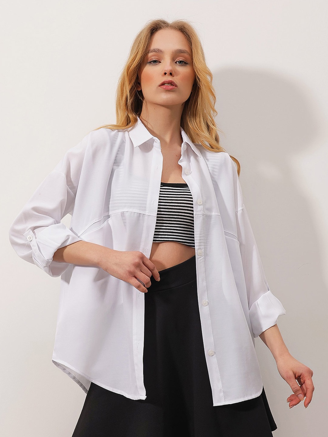 

Trend Alacati stili Spread Collar Casual Shirt, White