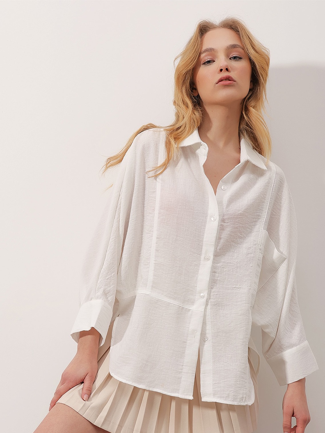 

Trend Alacati stili Drop-Shoulder Sleeves Casual Shirt, White