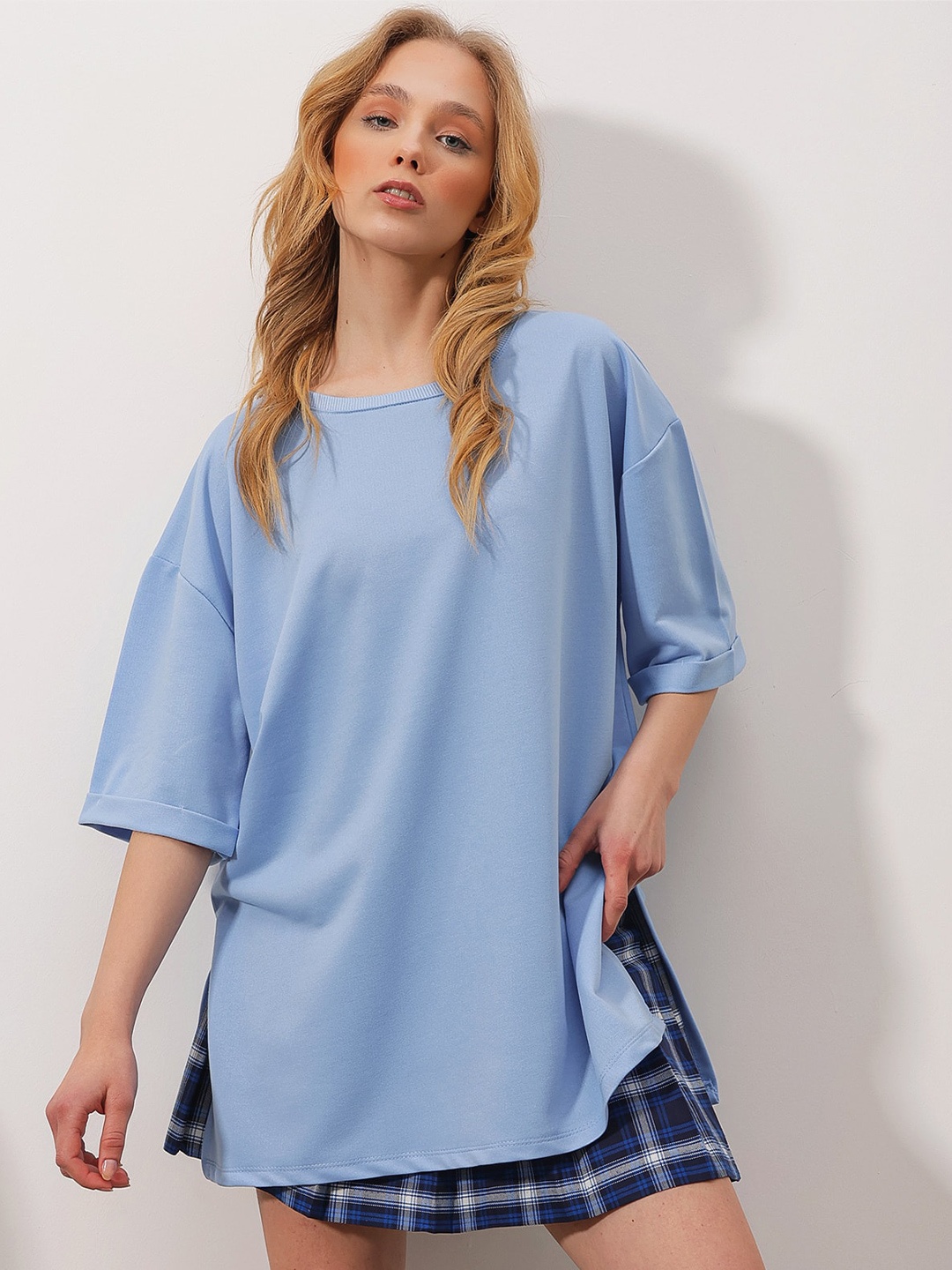 

Trend Alacati stili Drop-Shoulder Sleeves Side Slit Cotton T-shirt, Na