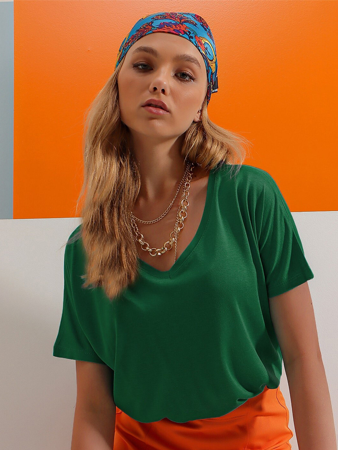 

Trend Alacati stili V-Neck Short Sleeves T-shirt, Na