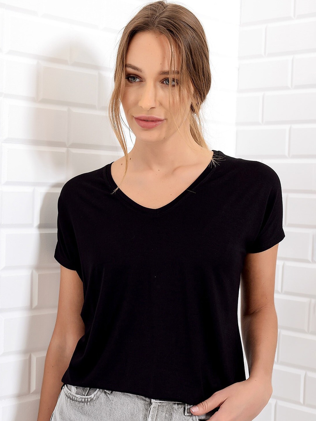 

Trend Alacati stili V-Neck Extended Sleeves Cotton T-shirt, Black