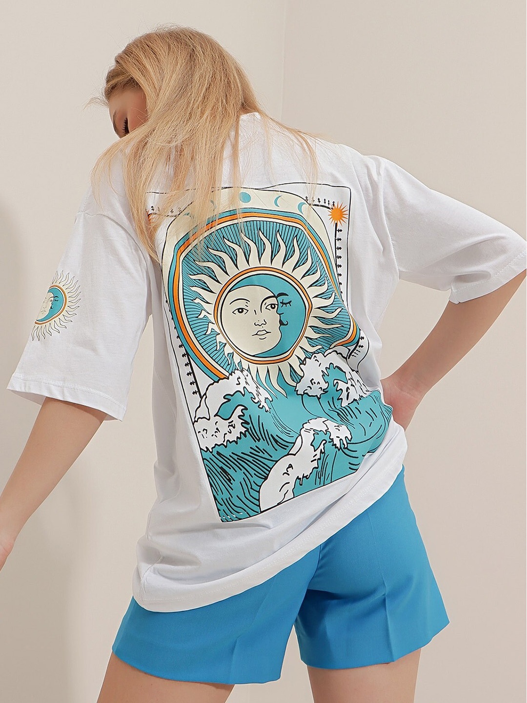 

Trend Alacati stili Graphic Printed Round Neck Pure Cotton T-shirt, White