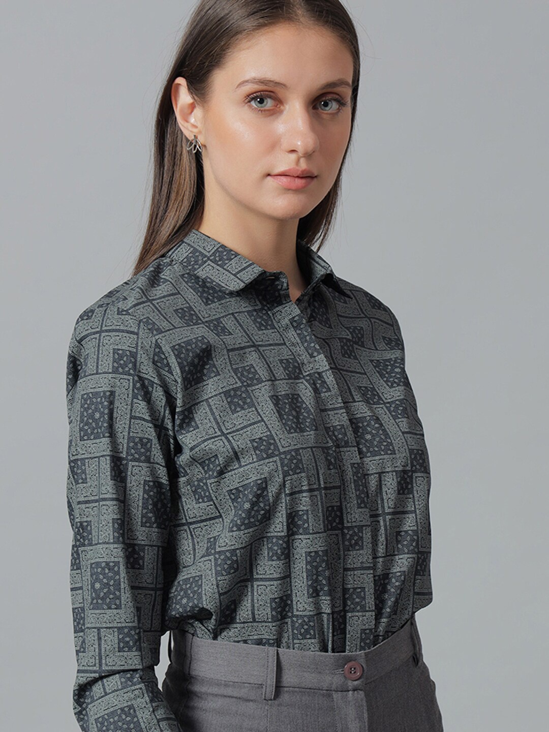 

Hancock Floral Printed Regular Fit Cotton Satin Formal Shirt, Navy blue
