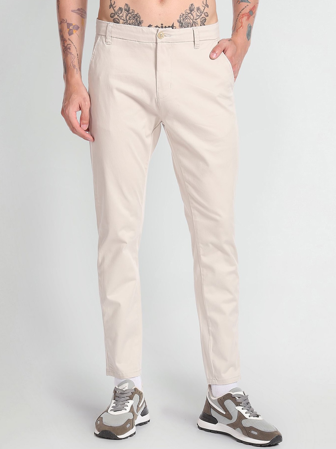 

Flying Machine Men Mid-Rise Tapered Fit Trousers, Beige