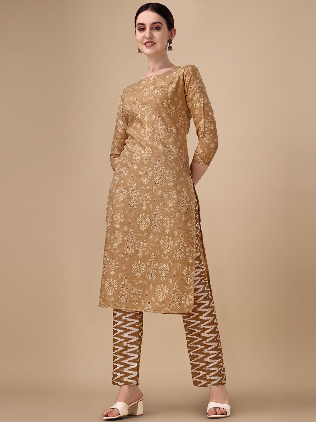 

YOYO Fashion Boat Neck Ethnic Motifs Printed Kurta with Trousers, Yellow