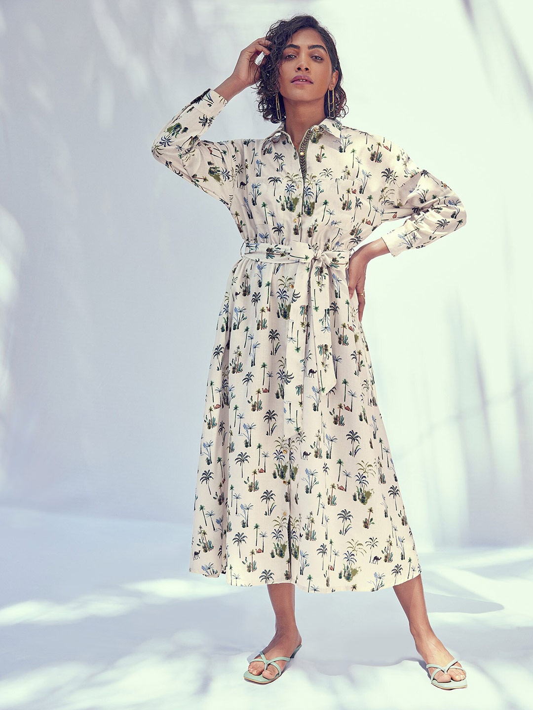 

The Label Life Off White Floral Print Fit & Flare Midi Dress