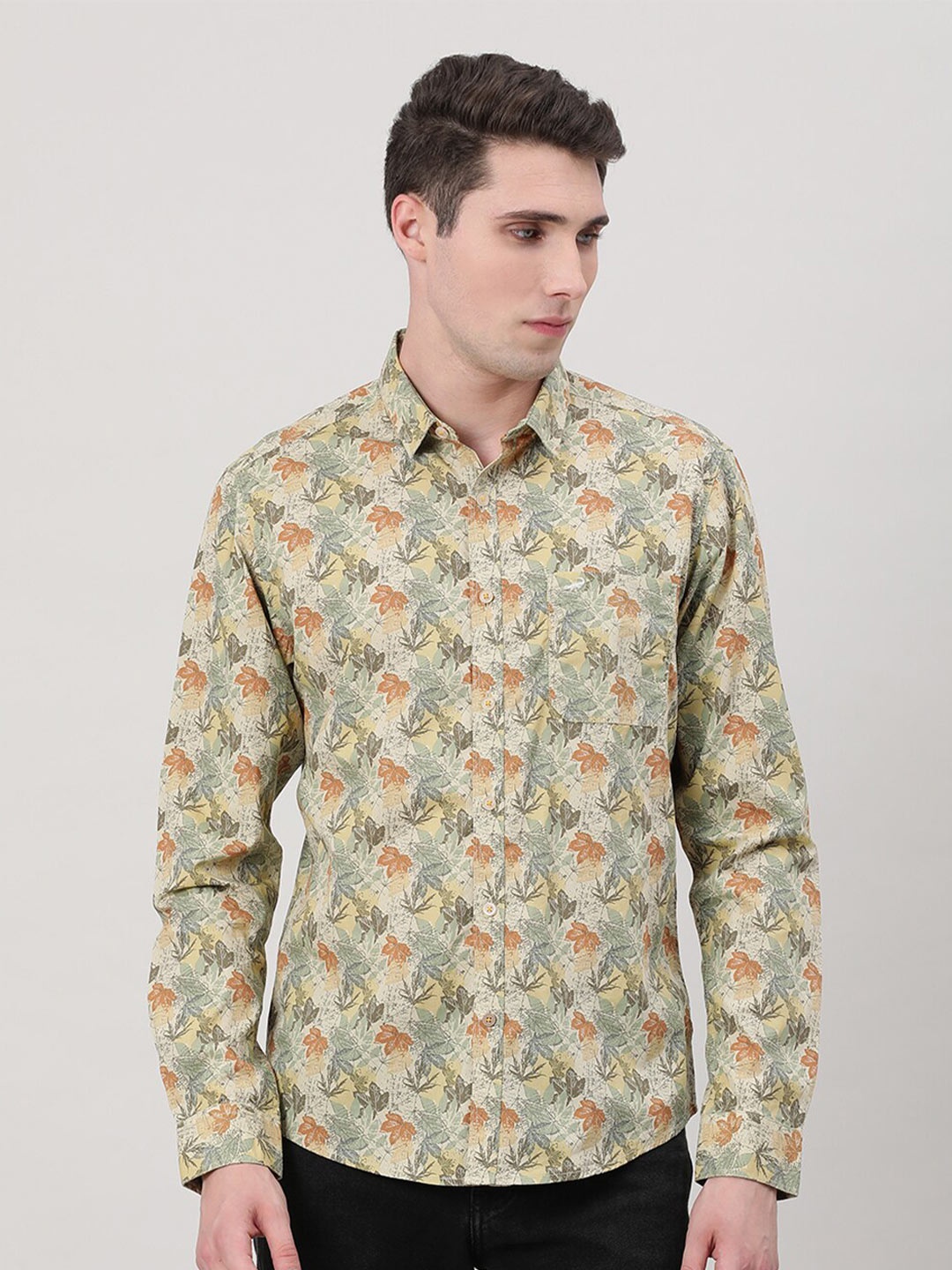 

Crocodile Comfort Fit Spread Collar Floral Printed Opaque Casual Shirt, Beige