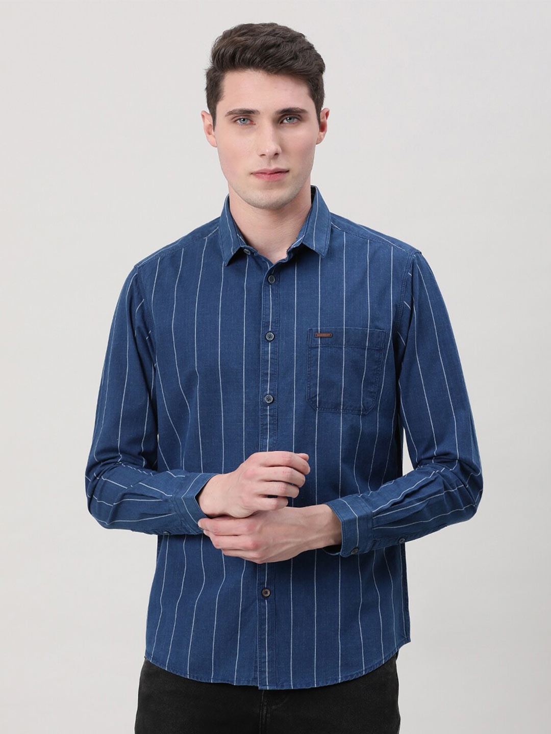 

Crocodile Comfort Fit Striped Opaque Casual Shirt, Navy blue