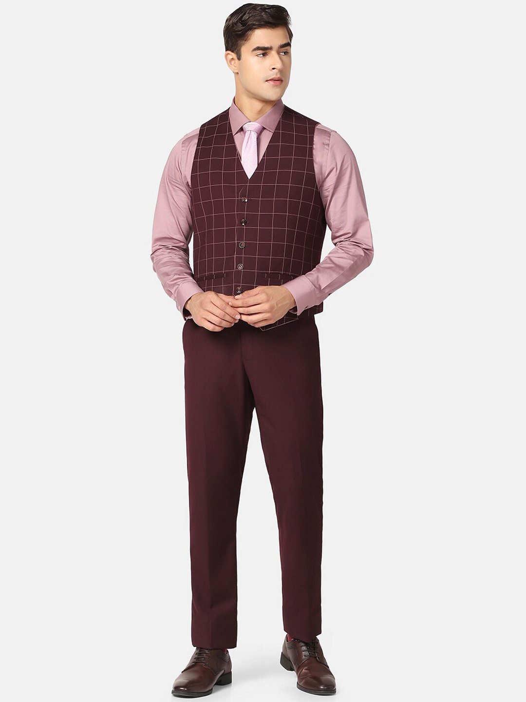 

Blackberrys Micah 4 Pcs Tuxedo Multitude 6X Checked Formal Suit, Burgundy