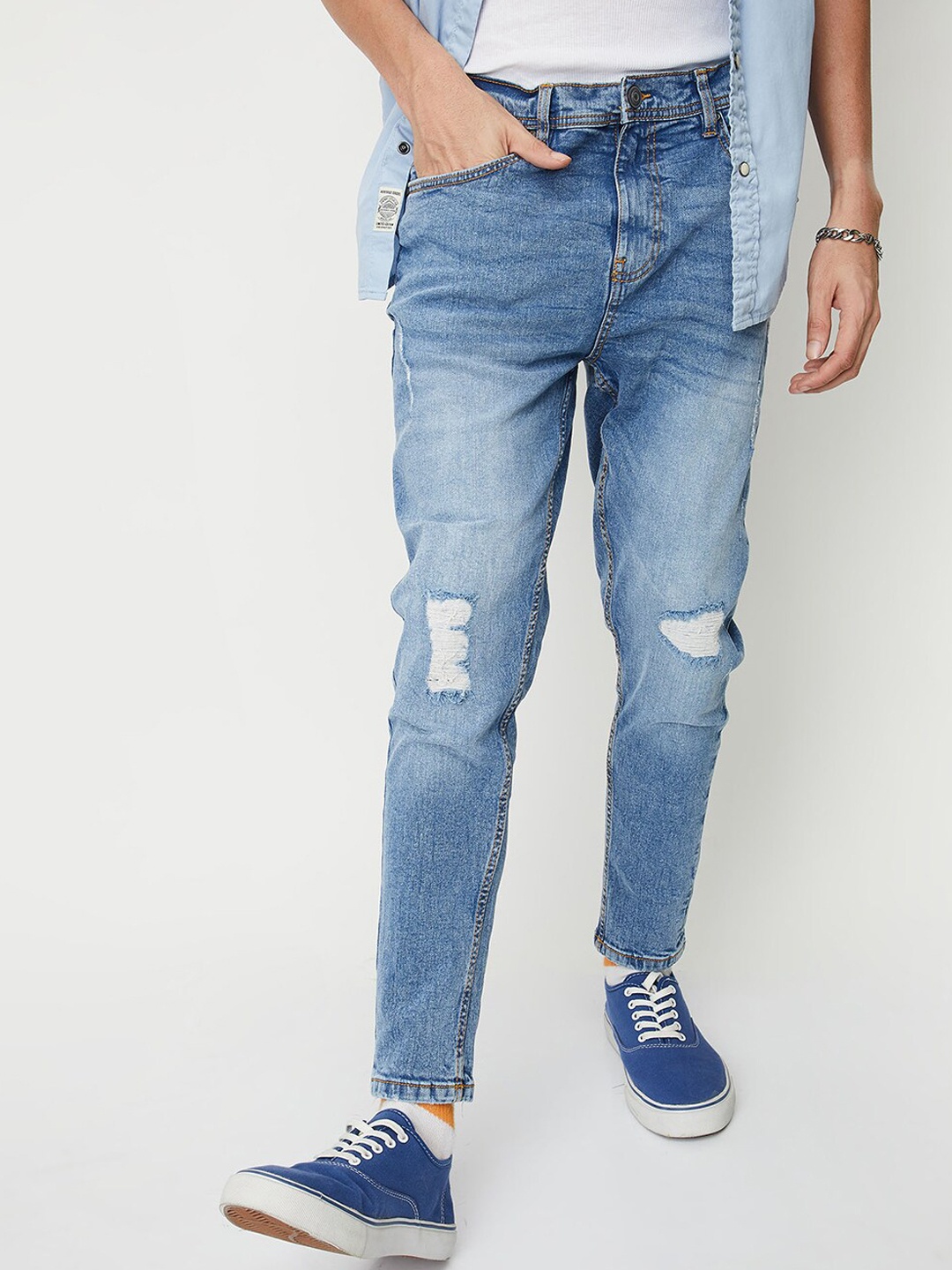 

max Men Mildly Distressed Heavy Fade Whiskers Stretchable Jeans, Blue