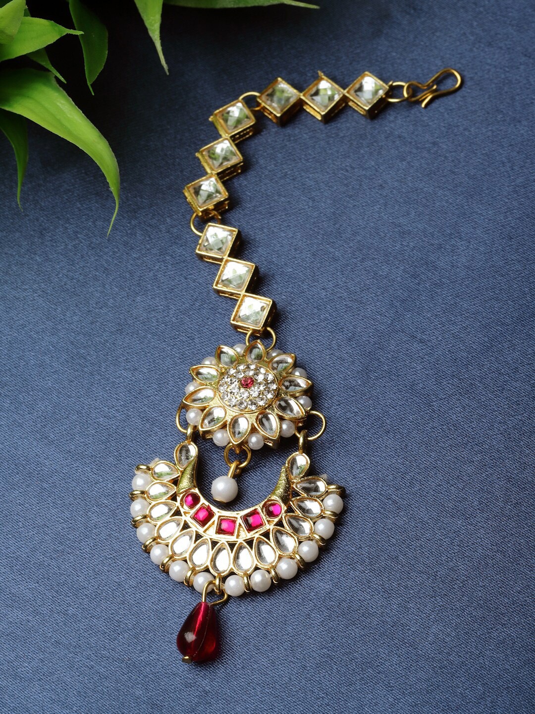 

ZENEME Gold-Plated Kundan-Studded Maang Tikka