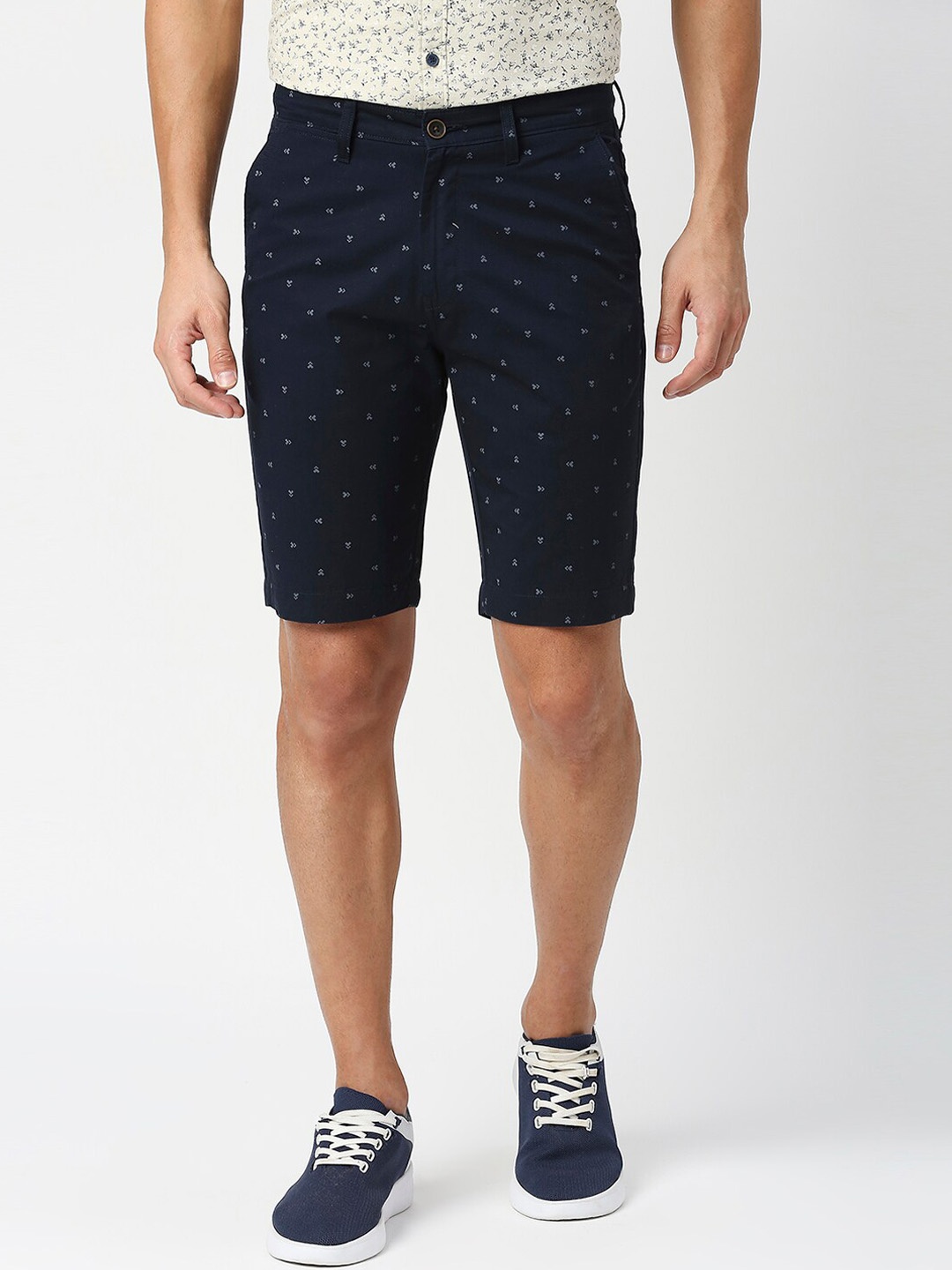

DRAGON HILL Men Mid-Rise Geometric Printed Slim Fit Chino Shorts, Navy blue