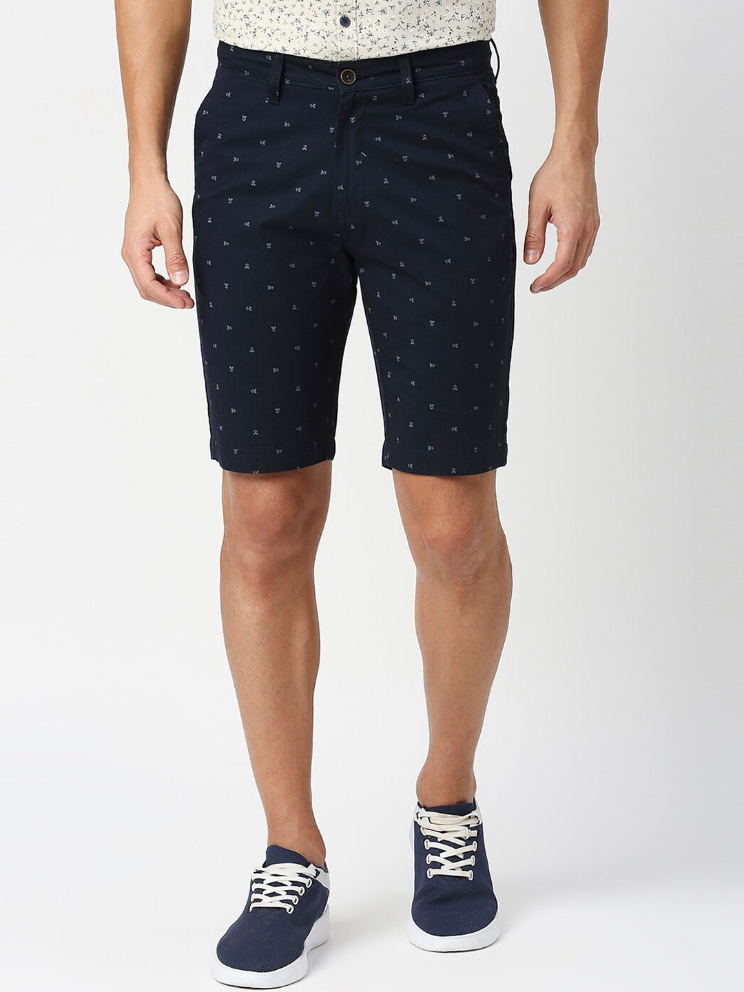 

DRAGON HILL Men Mid-Rise Geometric Printed Slim Fit Chino Shorts, Navy blue