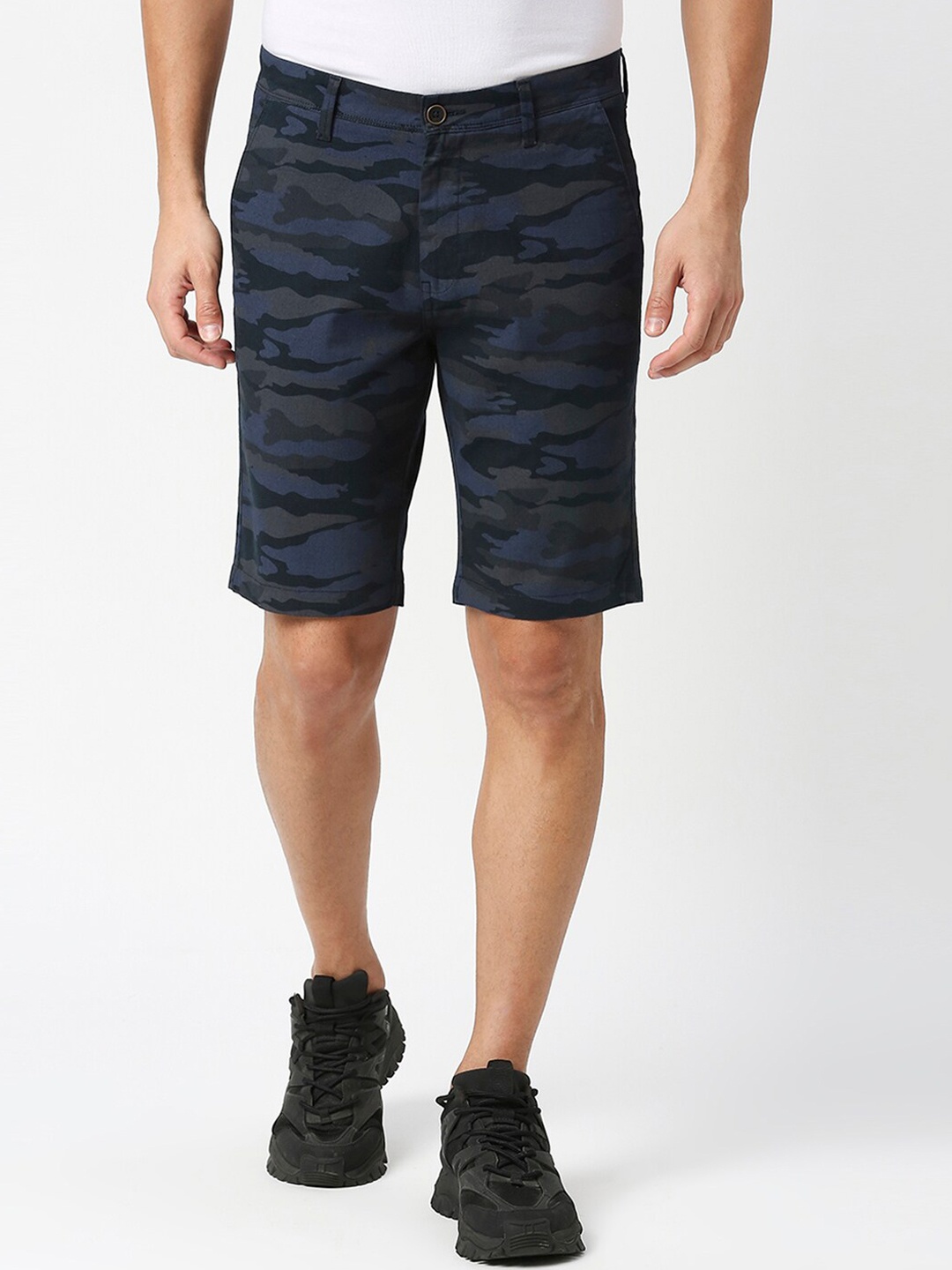 

DRAGON HILL Men Mid-Rise Camouflage Printed Slim Fit Chino Shorts, Blue