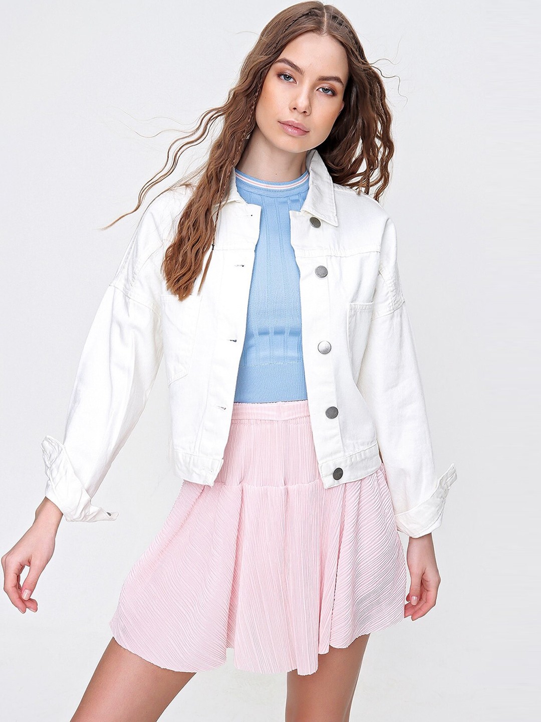 

Trend Alacati stili Spread Collar Denim Jacket, White