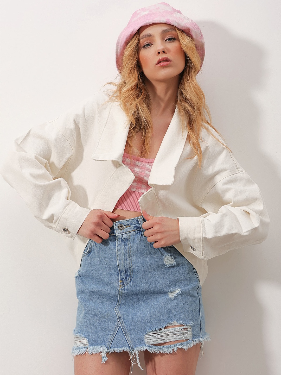 

Trend Alacati stili Spread Collar Denim Jacket, White