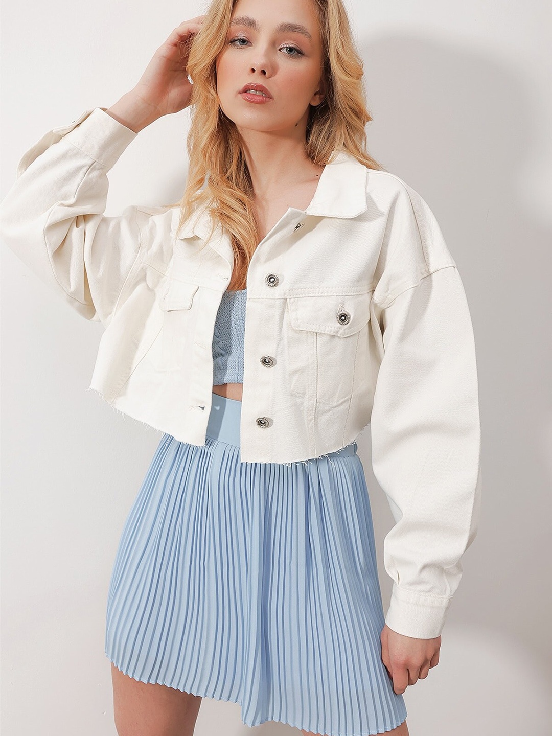 

Trend Alacati stili Spread Collar Pure Cotton Crop Tailored Jacket, White