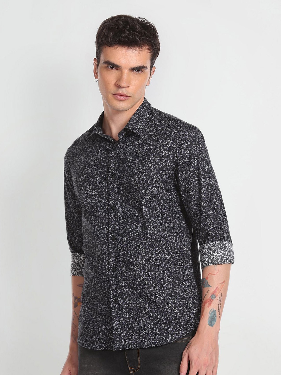 

Flying Machine Floral Printed Printed Casual Pure Cotton Shirt, Black