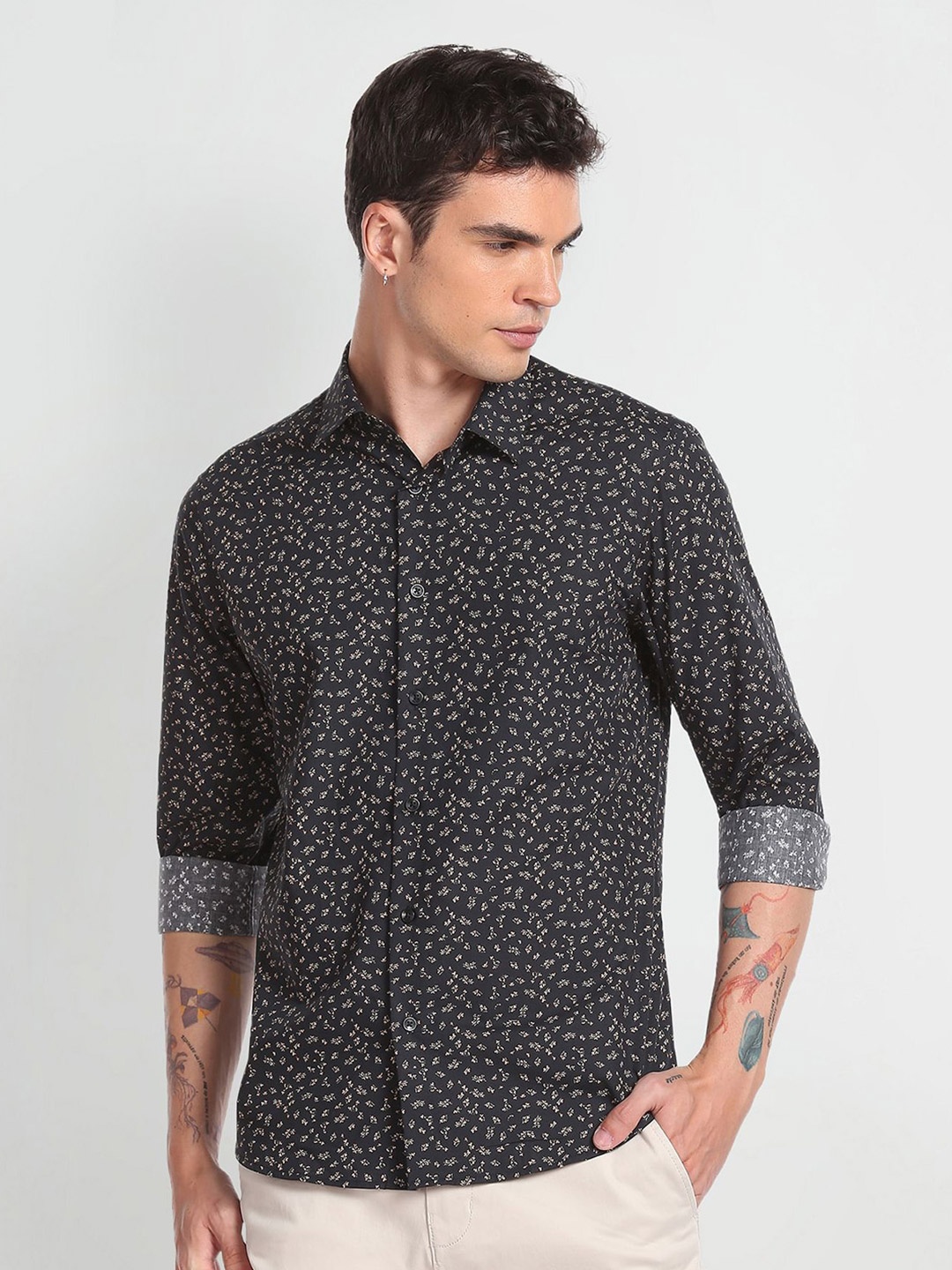 

Flying Machine Floral Printed Printed Casual Pure Cotton Shirt, Black